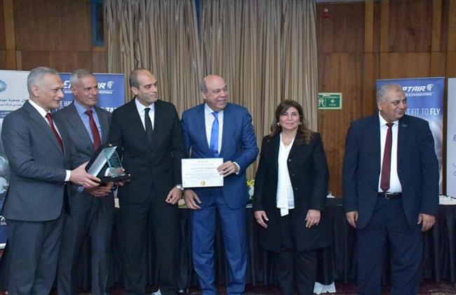 تكريم مهندسي مصر للطيران للصيانة والأعمال الفنية لجهودهم المتميزة في تحديث أسطول طائرات إيرباص A320 
