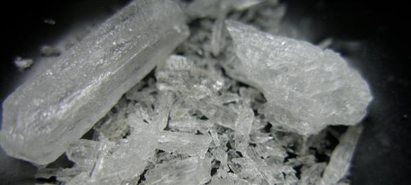 السجن والغرامة لمتعاطي الشابو.. تعرف على العقوبة قبل فوات الأوان 