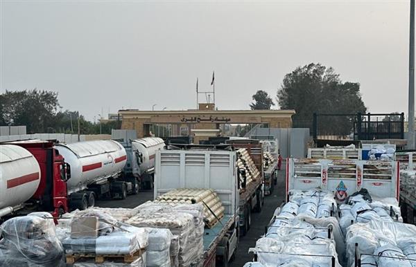 الهلال الأحمر المصري: "زاد العزة 95" تحمل مستلزمات ضرورية لمواجهة سوء الأحوال الجوية في غزة 
