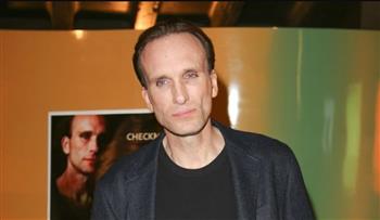 عصابة من السبعينيات.. رسالة غامضة بجوار جثة نجم هوليود تحيّر الجميع