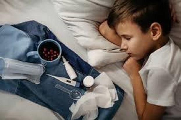 إتيكيت تعليم طفلك السلوكيات الصحية خلال مرضه تجنباً لنشر العدوى بين زملائه| خاص