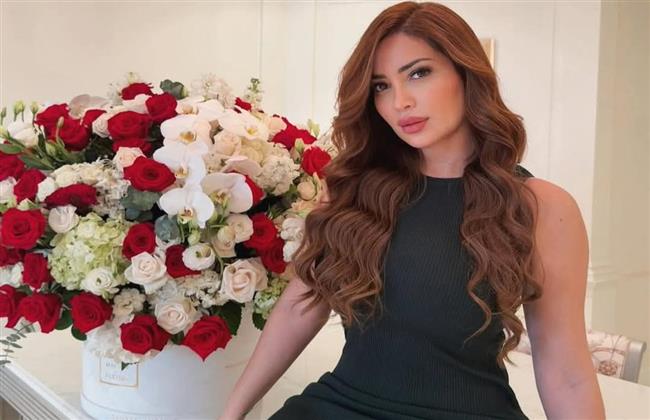 نسرين طافش واطلالة جذّابة بفستان أسود