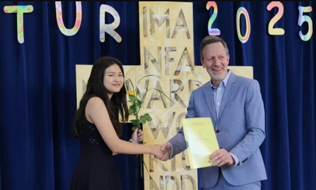 ذكاء خارق.. طفلة في الـ12 من عمرها تدرس الاقتصاد في أعرق جامعة ألمانية