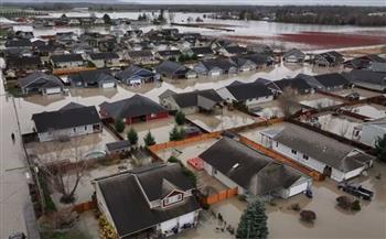 أمريكا: فرق الطوارئ تدعم سدًا ترابيًا جنوب سياتل بعد انهيار جزئي تسبب بتحذيرات من فيضانات