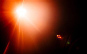 لغز الثقوب السوداء .. رصد أول دليل على وجود النجوم "الديناصورية"