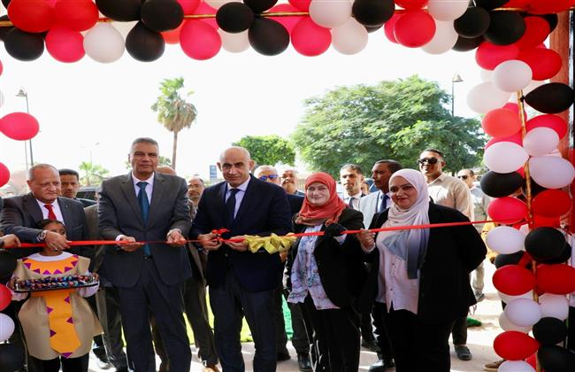 وزير التعليم ومحافظ أسوان يفتتحان مشروع الصيانة الشاملة لرفع كفاءة وتطوير مدرسة أحمد أبا زيد الرسمية 