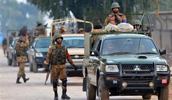 الشرطة الباكستانية: مقتل شخصين في إطلاق نار استهدف فريق تطعيم ضد مرض شلل الأطفال