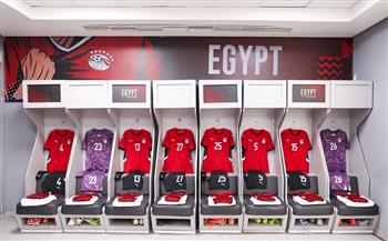 قمصان منتخب مصر تزين استاد القاهرة قبل انطلاق مواجهة نيجيريا