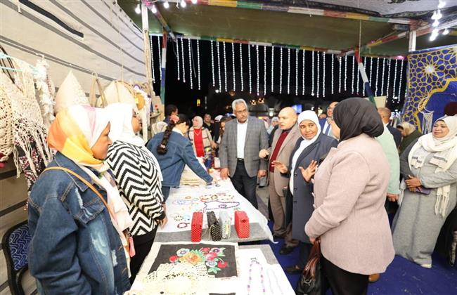 سكرتير عام محافظة البحر الأحمر يفتتح معرض لمسة مصرية بالغردقة 