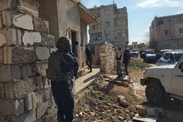 الداخلية السورية: القبض على خلية تابعة لتنظيم داعش الإرهابي خلال عملية أمنية في إدلب