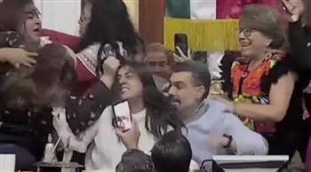 ضرب وشدّ شعر.. خناقة عنيفة بين نائبات في كونجرس (فيديو)