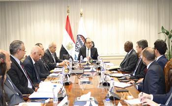 وزير قطاع الأعمال العام يستقبل وفدا رفيع المستوى من مجموعة البنك الدولي لبحث تعزيز التعاون