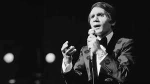 مكالمة أخيرة قبل الرحيل.. أسرة عبد الحليم حافظ تروي كواليس حديث مؤثر جمعه بأم كلثوم  