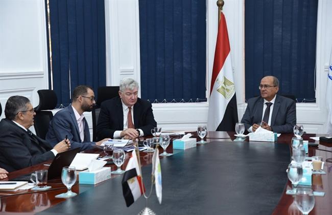 رئيس القابضة للمياه يتابع مستجدات برنامج تحسين نوعية المياه بمصرف كيتشنر