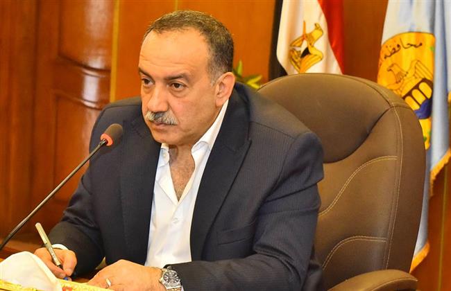 محافظ أسيوط يبحث سبل تنمية الثروة الداجنة وتطوير الأنشطة الزراعية التكاملية