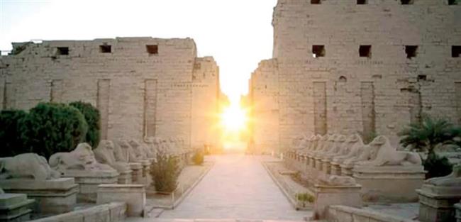 تعامد الشمس على قدس أقداس الكرنك يعلن دخول الشتاء ويشعل الموسم السياحي بالأقصر