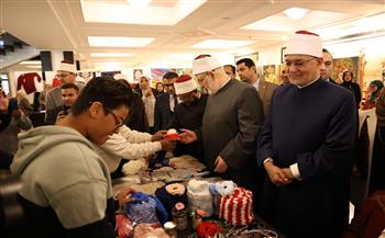 قيادات الأزهر يفتتحون معرِضًا للأعمال الفنيَّة على هامش الاحتفالية السنوية بالأشخاص ذوي الإعاقة