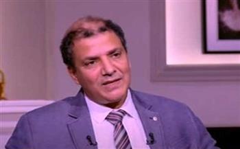 د. أيمن عامر:  «التفكير النقدى والإبداعى» درع حماية العقول