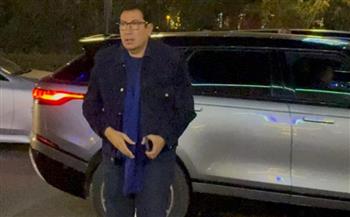 عمرو يوسف وهاني رمزي يقدمان واجب العزاء في شقيقة عادل إمام 