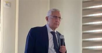 سفير مصر في باريس يلتقي برئيس معهد العالم العربي في إطار تعزيز التعاون الثقافي المشترك