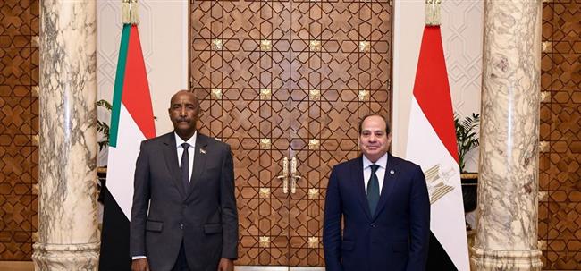 الرئيس السيسي يستقبل البرهان ويؤكد تعزيز الشراكة المصرية-السودانية