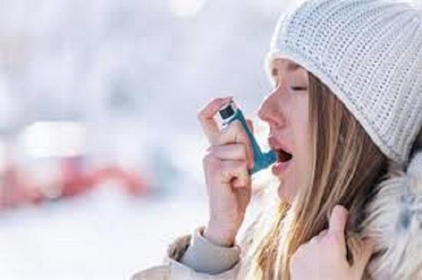 كيف يحمي مريض الربو صحته خلال فصل الشتاء؟.. الصحة توضح