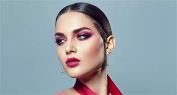 دون أحمر شفاه.. إطلالات مكياج أنيقة تليق بليلة رأس السنة