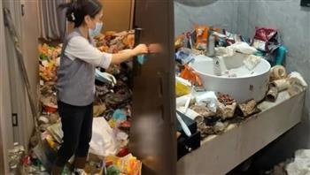 شاهد| مدمن ألعاب يحوّل غرفة فندق إلى مكب نفايات