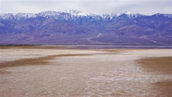 بعد أمطار قياسية.. بحيرة مخفية تعود إلى الحياة من جديد