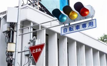 سر إشارات المرور الزرقاء في اليابان.. مفاجأة غير متوقعة