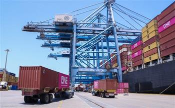 هيئة ميناء دمياط: تنفيذ مشروعين لتعزيز كفاءة التشغيل وتنظيم حركة الشاحنات 