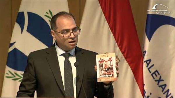 خلال احتفالية مكتبة الإسكندرية بمئوية مراد وهبة.. طه فرغلي: «احتفينا فى عدد الهلال الأخير بفيلسوف التنوير» 