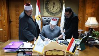 وكيل الأزهر يعتمد نتائج الشهادة الثانوية لمعاهد فلسطين لعامي (2023/2024) و(2024/2025) 