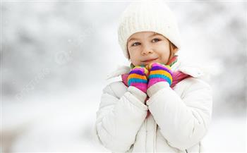 للأمهات.. نصائح لتدفئة أطراف أصابع أطفالك في فصل الشتاء