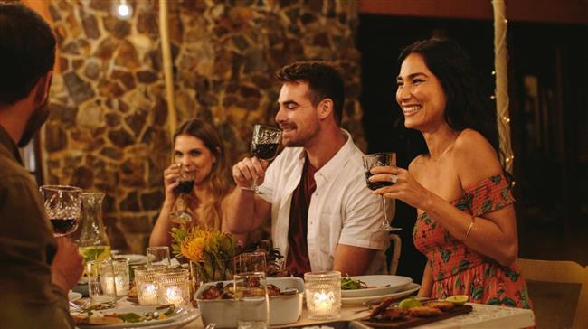 أسرار الذكاء الاجتماعي في الحفلات.. عادات بسيطة تجنبك الإحراج