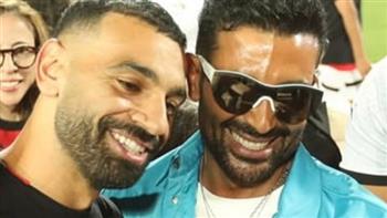 أحمد سعد يهدي محمد صلاح أغنية "فخر العرب المصري "