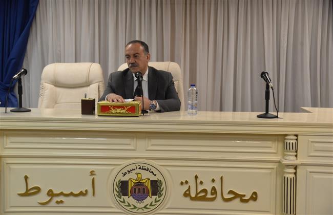 محافظ أسيوط: إطلاق مبادرة "كوب لبن لكل طفل" لدعم الفئات الأولى بالرعاية