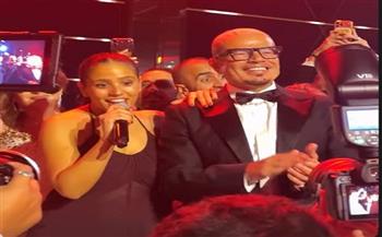 الهضبة وجنا عمرو دياب يشعلان حفل زفاف مدير أعماله