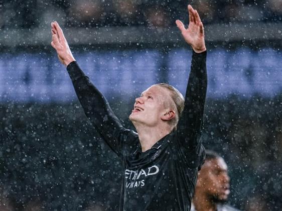 الدوري الإنجليزي.. مانشستر سيتي يمطر شباك فولهام بثلاثية في الشوط الأول