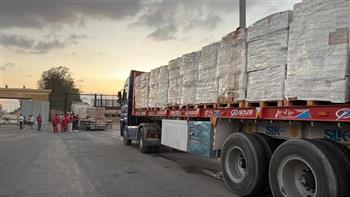 قافلة "زاد العزة" الـ85 تدخل إلى الفلسطينيين في قطاع غزة