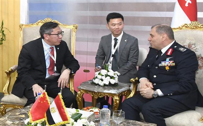 لقاءات ثنائية لقادة الأفرع الرئيسية للقوات المسلحة على هامش فعاليات اليوم الأول لـ"إيديكس 2025"