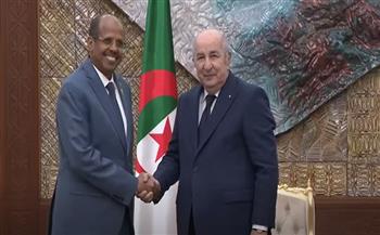 رئيس الجزائر يبحث مع رئيس مفوضية الاتحاد الإفريقي قضايا السلم والأمن
