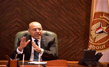 لمخالفتها أحكام القانون.. وزير العمل يقرر إيقاف نشاط 11 شركة لإلحاق العمالة بالخارج