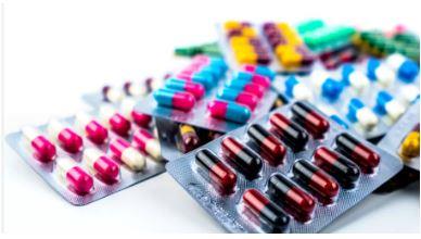 عوض تاج الدين يحذر: الاستخدام العشوائي للمضادات الحيوية يهدد الصحة