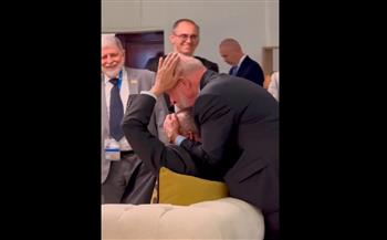 فيديو.. الرئيس البرازيلي ينفّذ مقلبًا طريفًا في مدير منظمة الصحة العالمية