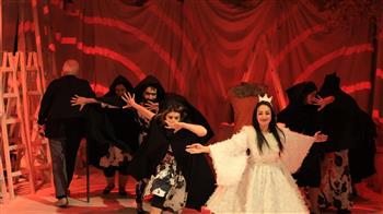 إقبال جماهيري على العرض المسرحي «حفلة الكاتشب» في ليلة افتتاحه 