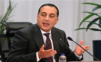 رئيس الوزراء يصل مطار القاهرة عائدا من العاصمة اللبنانية