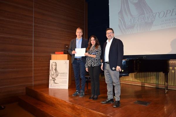 الأكاديمية المصرية للفنون بروما تكرم الباحث تيمو شتراوخ بعد محاضرة عن مصر القديمة