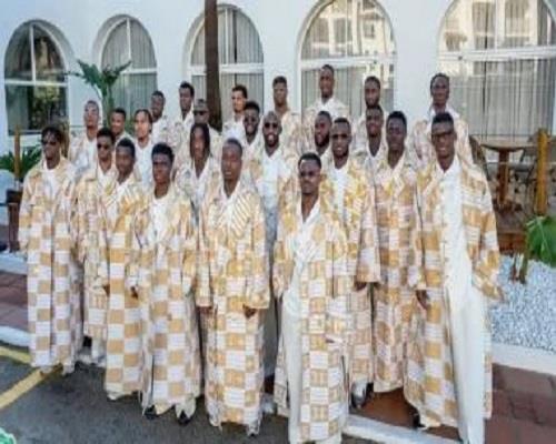 كأس أمم أفريقيا.. منتخب كوت ديفوار يصل المغرب بالزي التقليدي