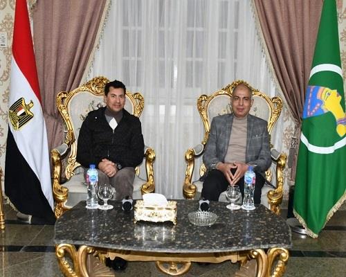 في مستهل جولته.. وزير الرياضة يلتقي محافظ المنيا بديوان المحافظة  